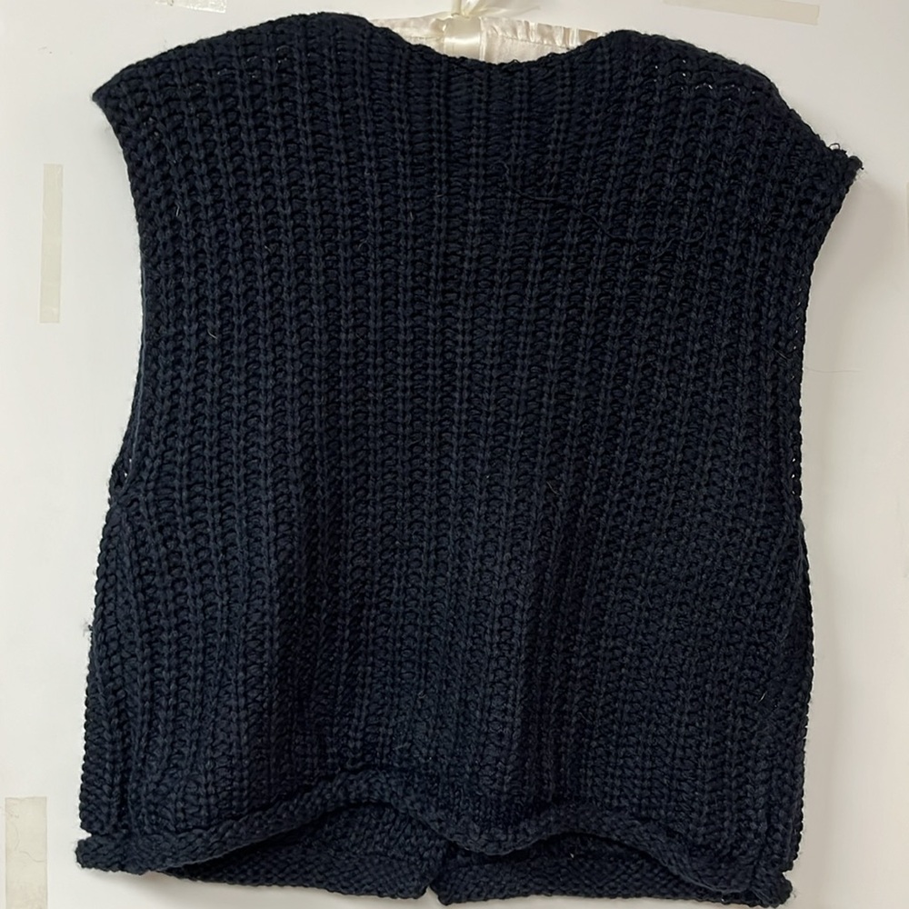 Navy blue Knit Vest with Gold Buttons - Picture 3 of 3